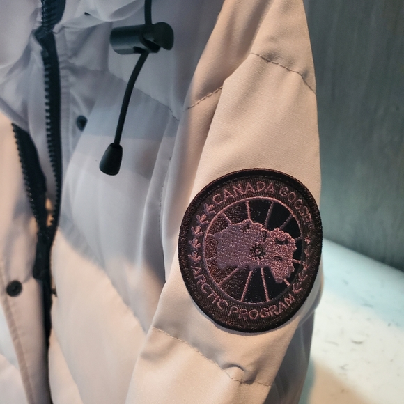 Canada Goose Shelburne Fur Parka - Picture 4 of 11